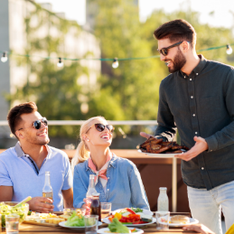 Enjoying Summer Picnics Without Breaking Your Diet